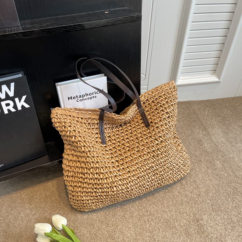 2023 Casual Forest Style Straw Woven Bag Korean Simple Single Shoulder Woven Bag Summer Vacation Beach Bag Casual Women's Bag