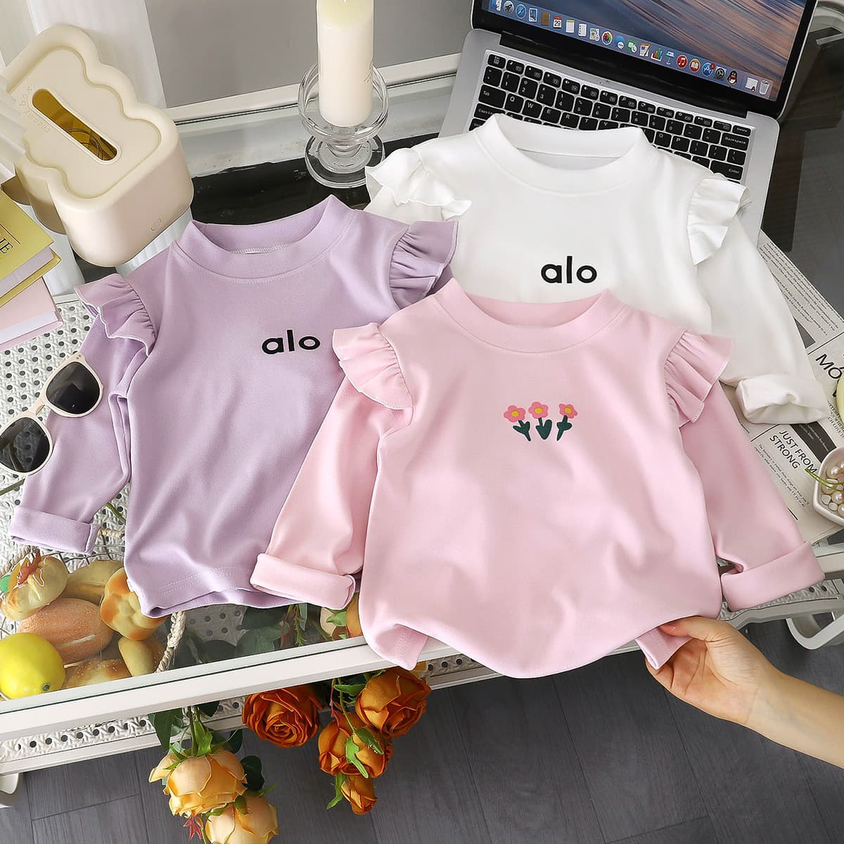 Girls' base layer top, autumn new Korean style lace baby top, stylish cartoon long-sleeved T-shirt, children's autumn clothing