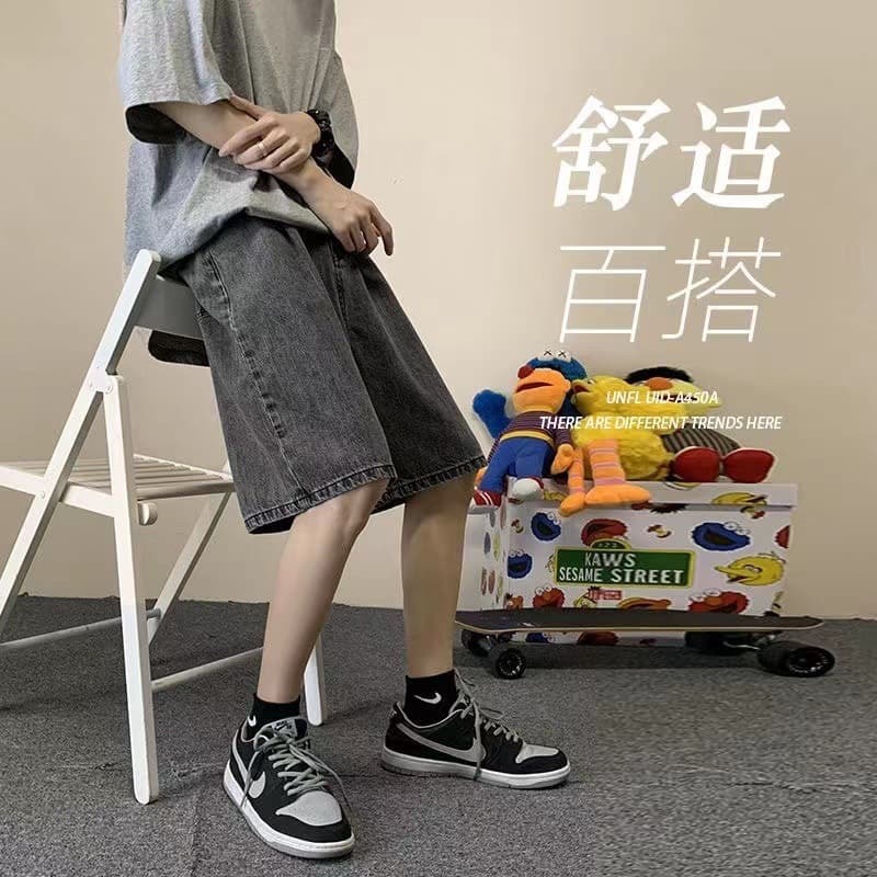 New summer casual trendy Hong Kong style straight leg denim shorts for men, versatile loose five-point pants, men's casual pants