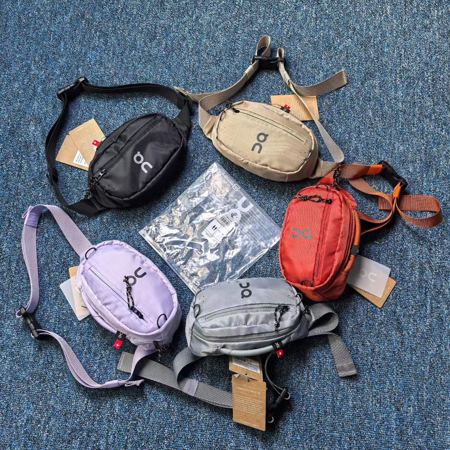 On lightweight waist bag for men and women, outdoor running crossbody chest bag, casual commuting mini shoulder bag