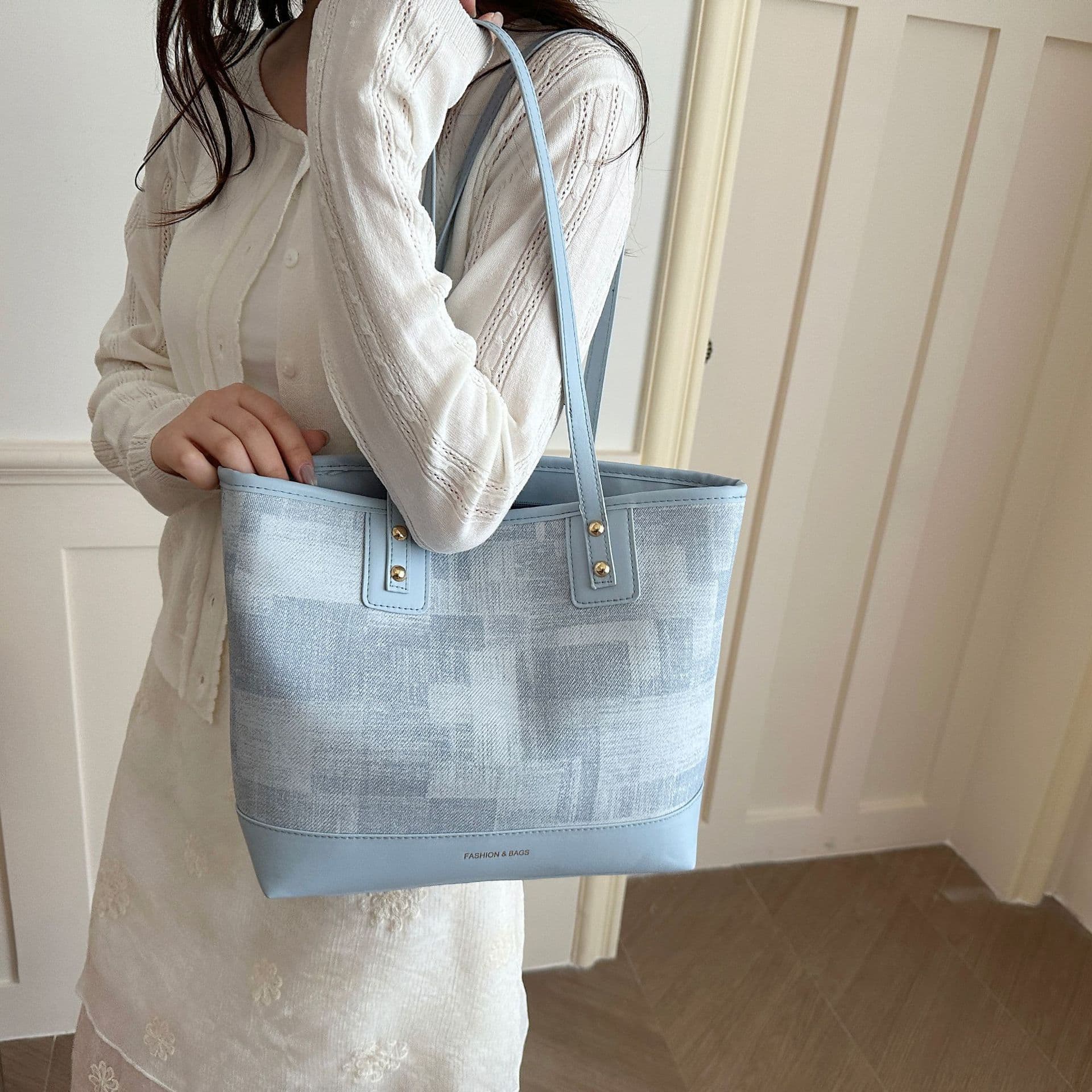 Women's 2026 New Style Single Shoulder Underarm Bag Large Capacity Fashion Korean Version Elegant Work Commute Tote Bag Simple