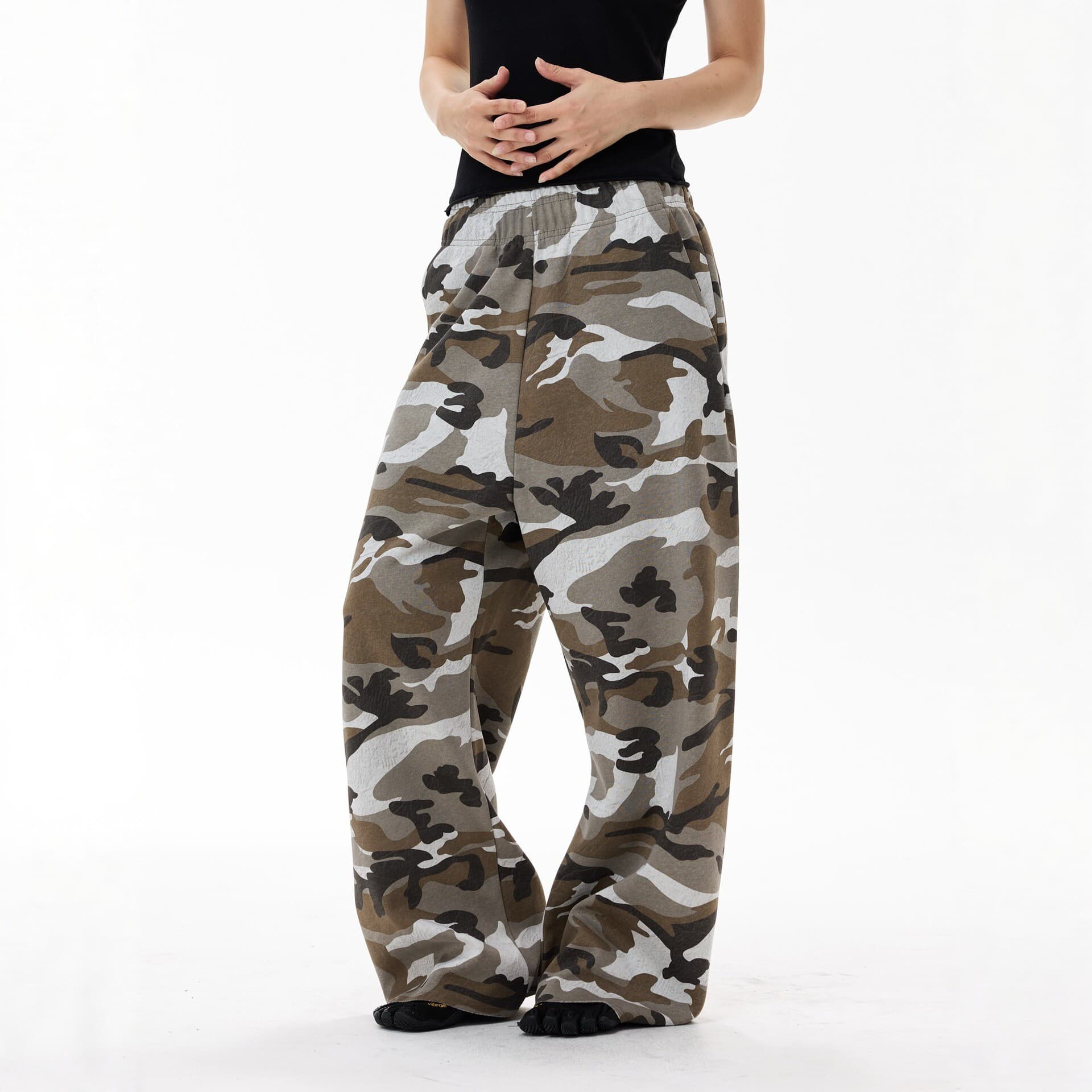 Camouflage wide-leg casual pants for women, loose drape overalls, fashionable retro trousers