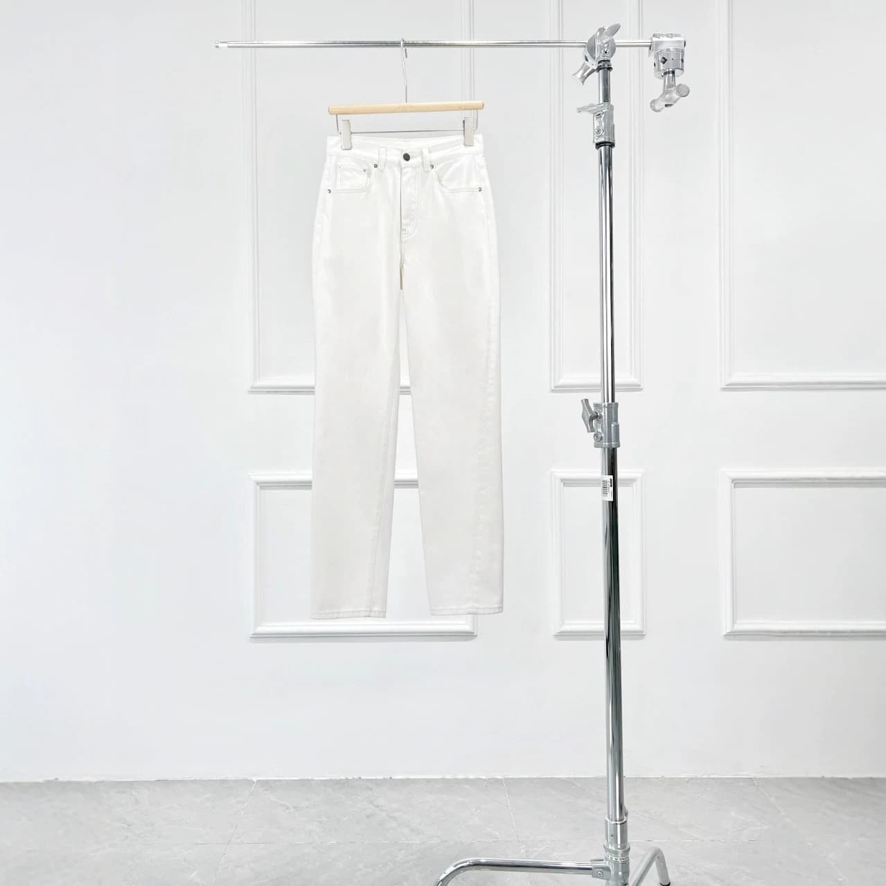 OriginalTwisted 26 Daily Commute American Classic Fashion Casual White Women's Cropped Jeans
