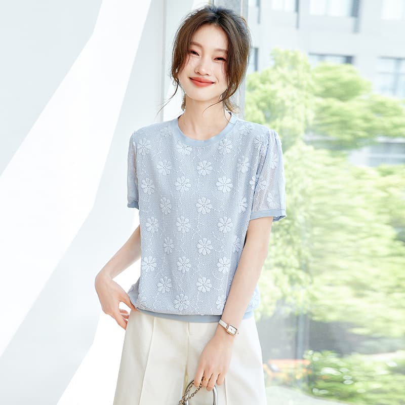 Embroidered thin short-sleeved t-shirt for women, beautiful loose slimming shirt 2025 summer new style top