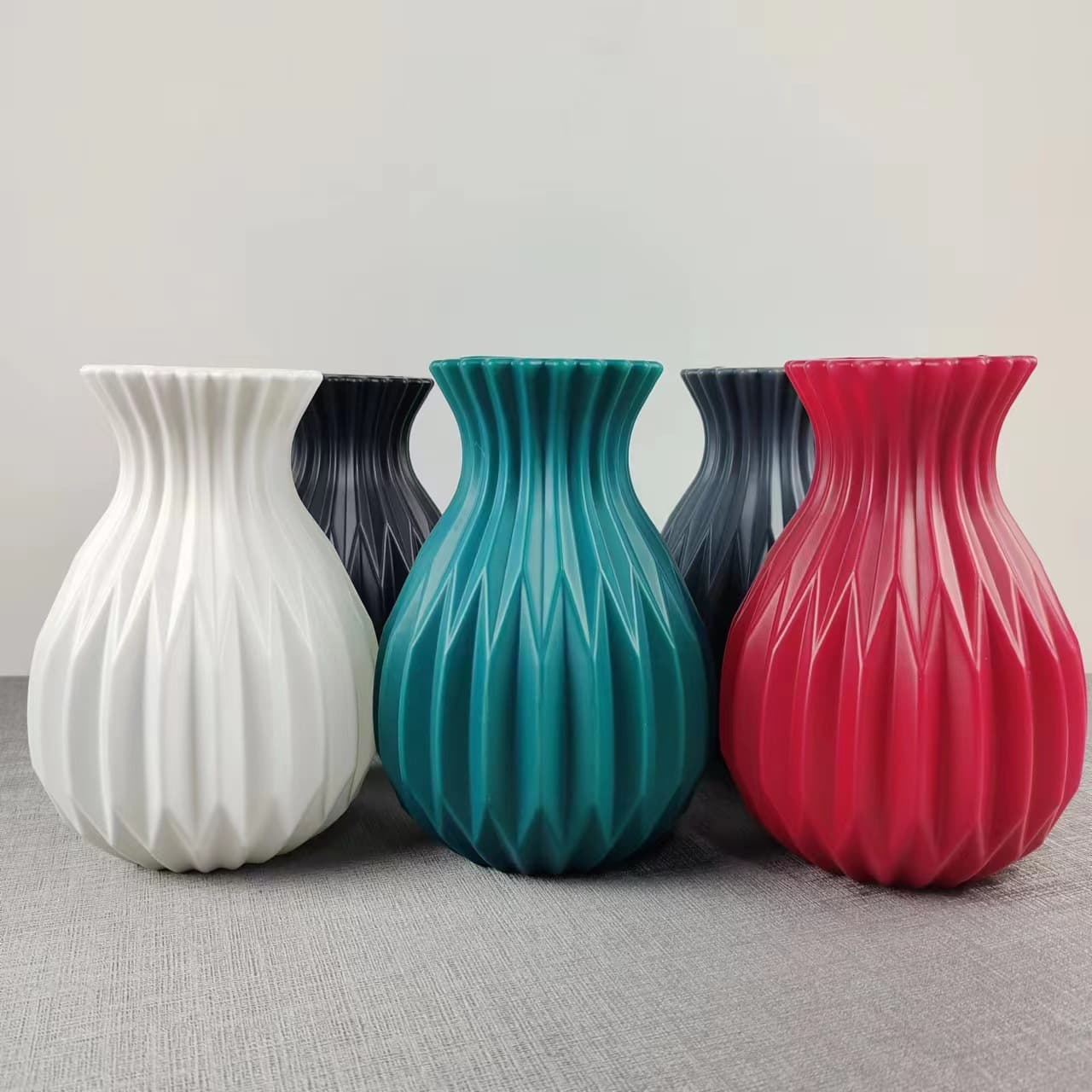 Wholesale Nordic-style hydroponic imitation ceramic plastic vase for flower arrangement, creative decorative ornament, ins-style vase