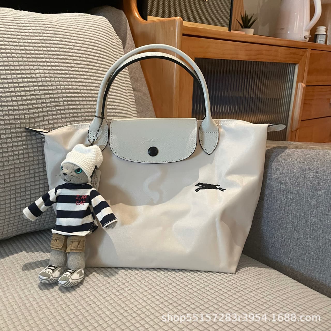 2026 New Waterproof Nylon Tote Bag Women's Large Capacity Portable Shoulder Bag Commuting Simple Fashion Dumpling Bag