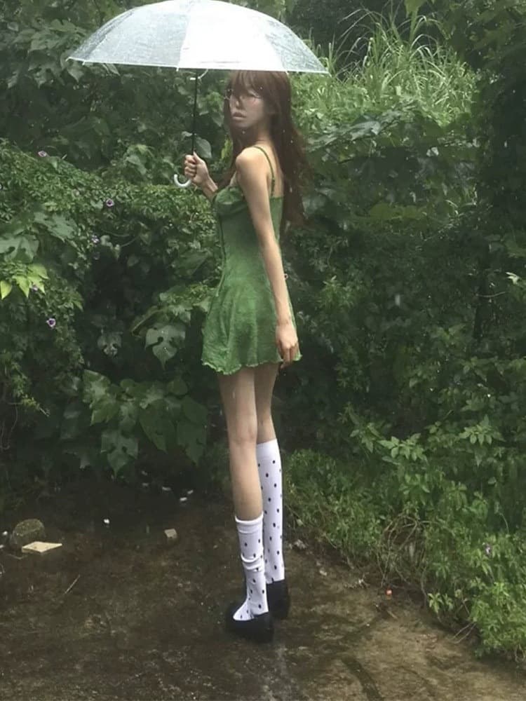 Green suspender dress for women in spring and summer, new seaside vacation textured tube top short skirt