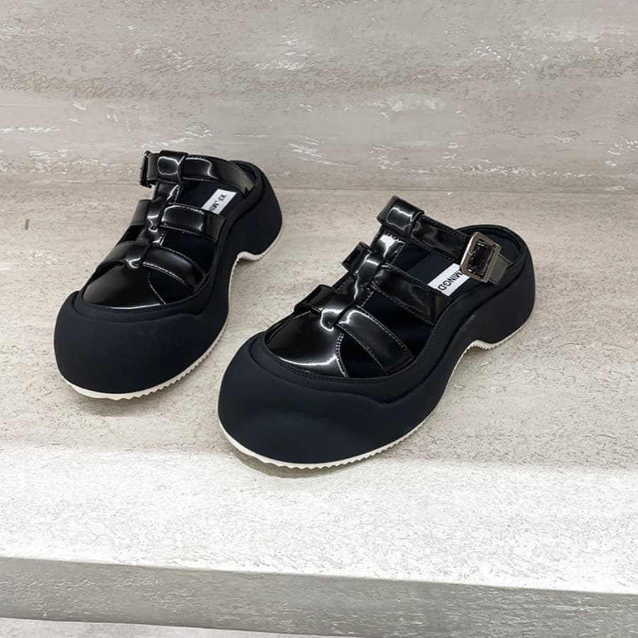 [in Stock] 6072 Thick-Soled Height-Increasing Clog Slippers for Women, Outdoor Wear, 2025 Summer New Style, Soft Leather Woven Hollow Design