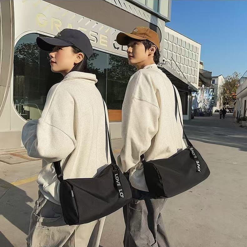 Large-Capacity Multifunctional Fitness Bag for Men and Women, Crossbody Travel Bag, Luggage Bag, Trendy Men's and Women's Backpack, Cross-Border Popular Shoulder Bag
