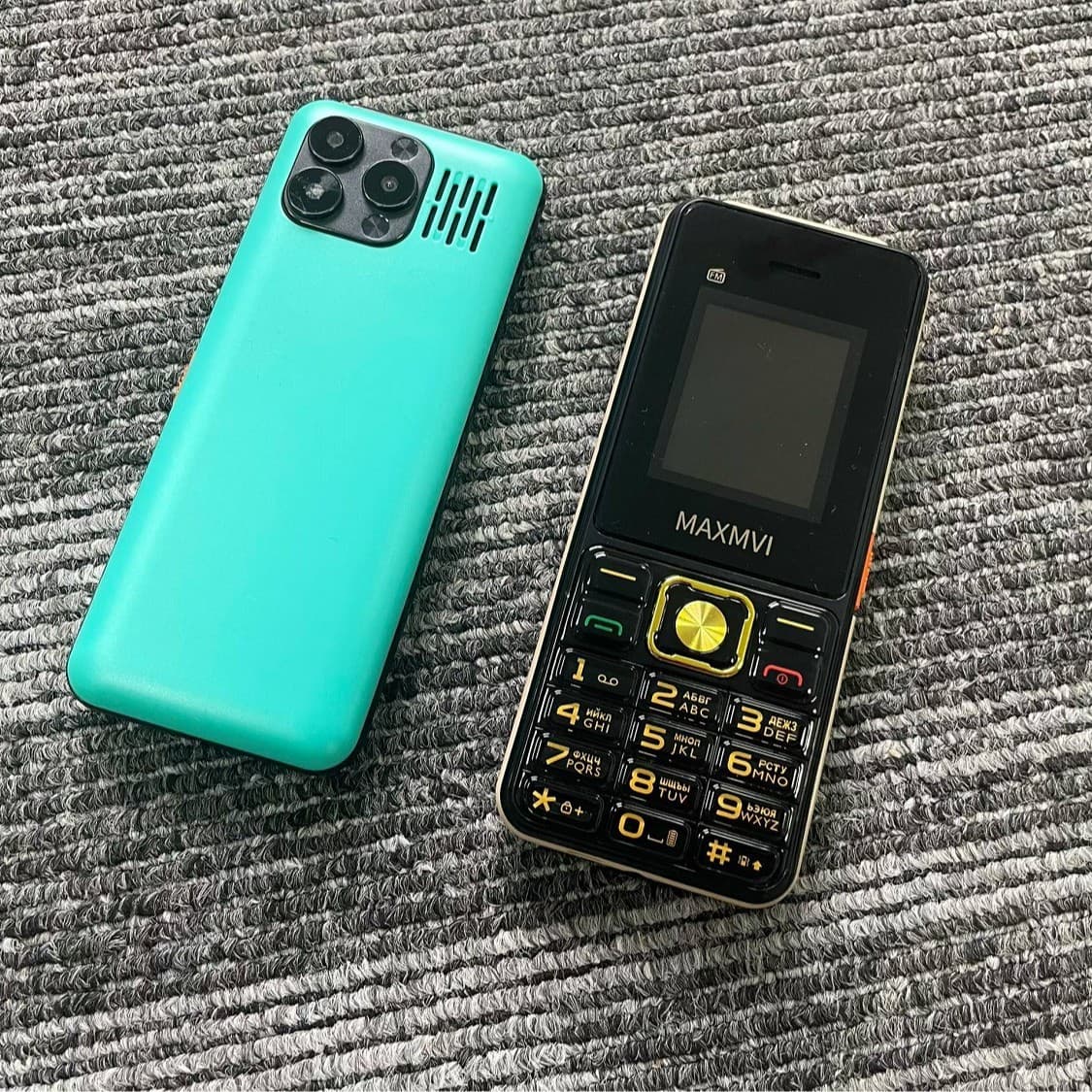 South America Africa Low-End 2G Senior Phone Foreign Trade WhatsApp Large Keypad Dual SIM Backup Internet Addiction Elderly Phone