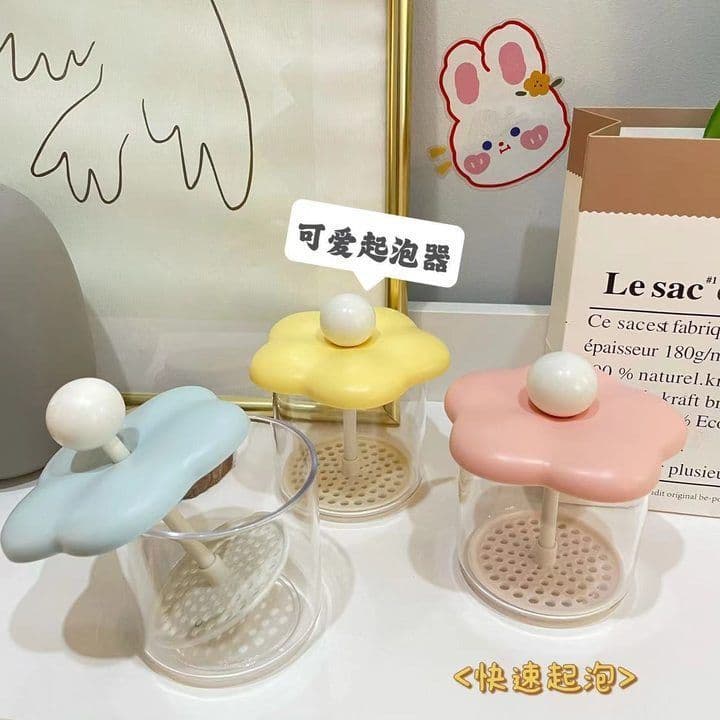 Portable facial cleanser foamer, pump-type shampoo foamer, cute household foam maker, manual foam generator.