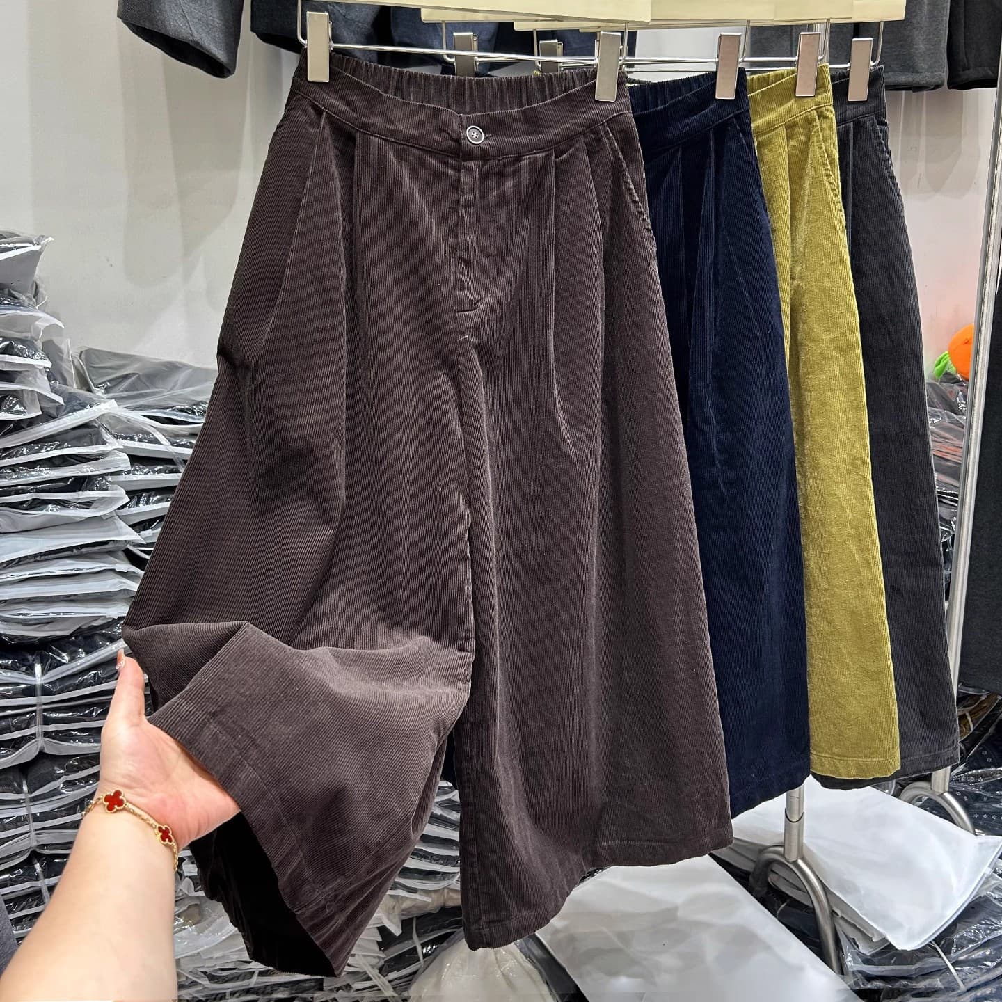 Corduroy Winter Pants for Women, Mid-Rise Loose Straight Wide Leg, Thickened Fleece-Lined, Petite-Friendly Bootcut Trousers