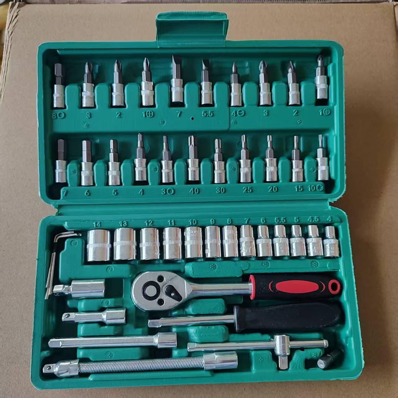 46-Piece Auto Repair Tool Set with Socket Wrench and Ratchet, Screwdriver Bit Combination Tool Kit