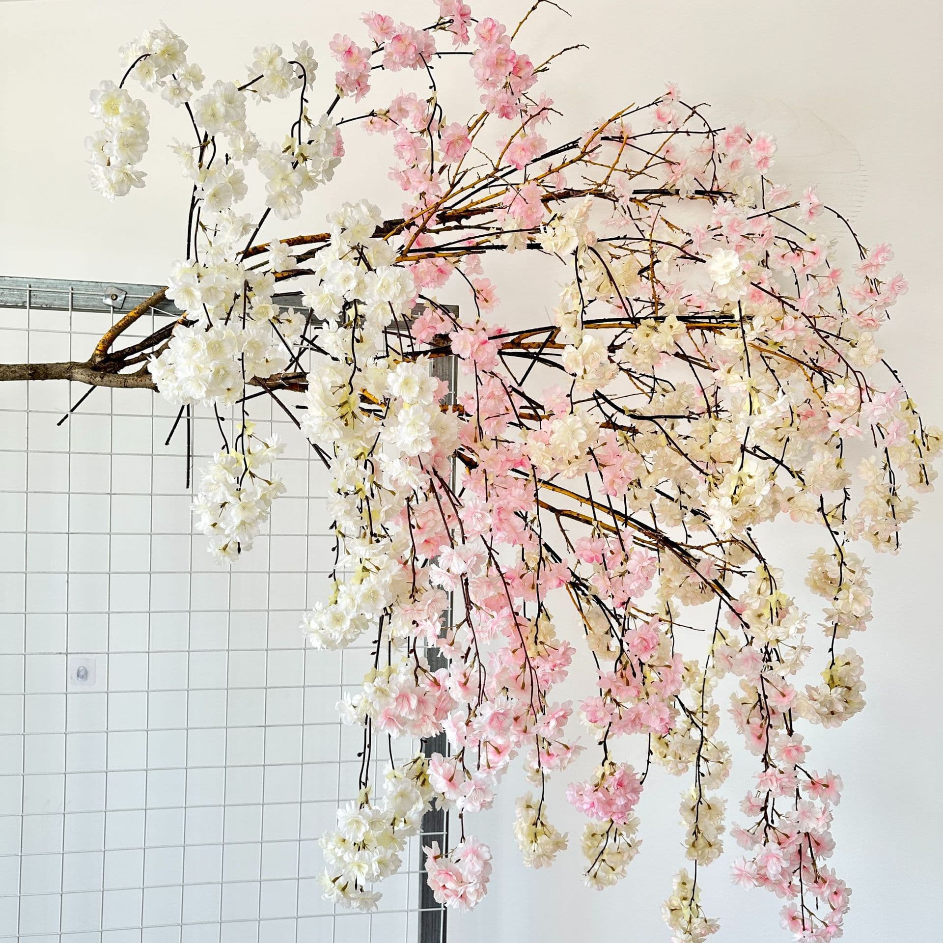 Factory Supply Home Decoration Handmade Silk Flowers Artificial Cascading Cherry Blossom Vase Flowers Artificial Plants