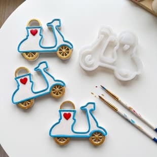 Sweet Honey Flower Basket Electric Scooter Silicone Mold Scooter Figurine Plaster Scented Candle Epoxy Resin Mold