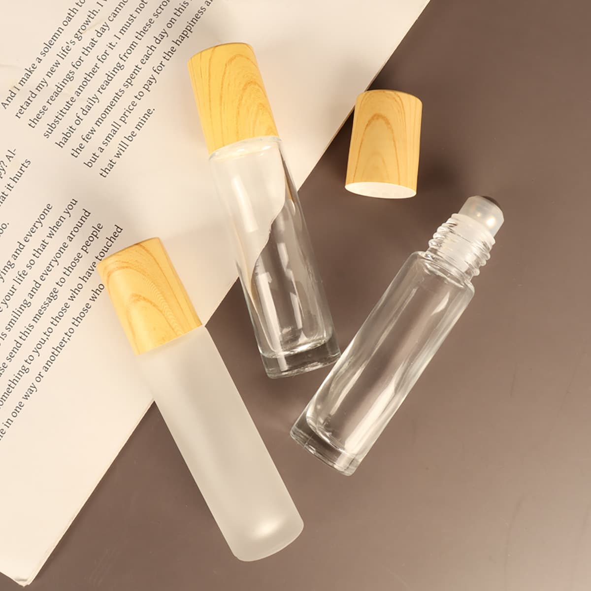 10ml frosted glass ball bottle with wood grain cover, frosted perfume essential oil sub-bottle, high-end massage ball bottle, portable