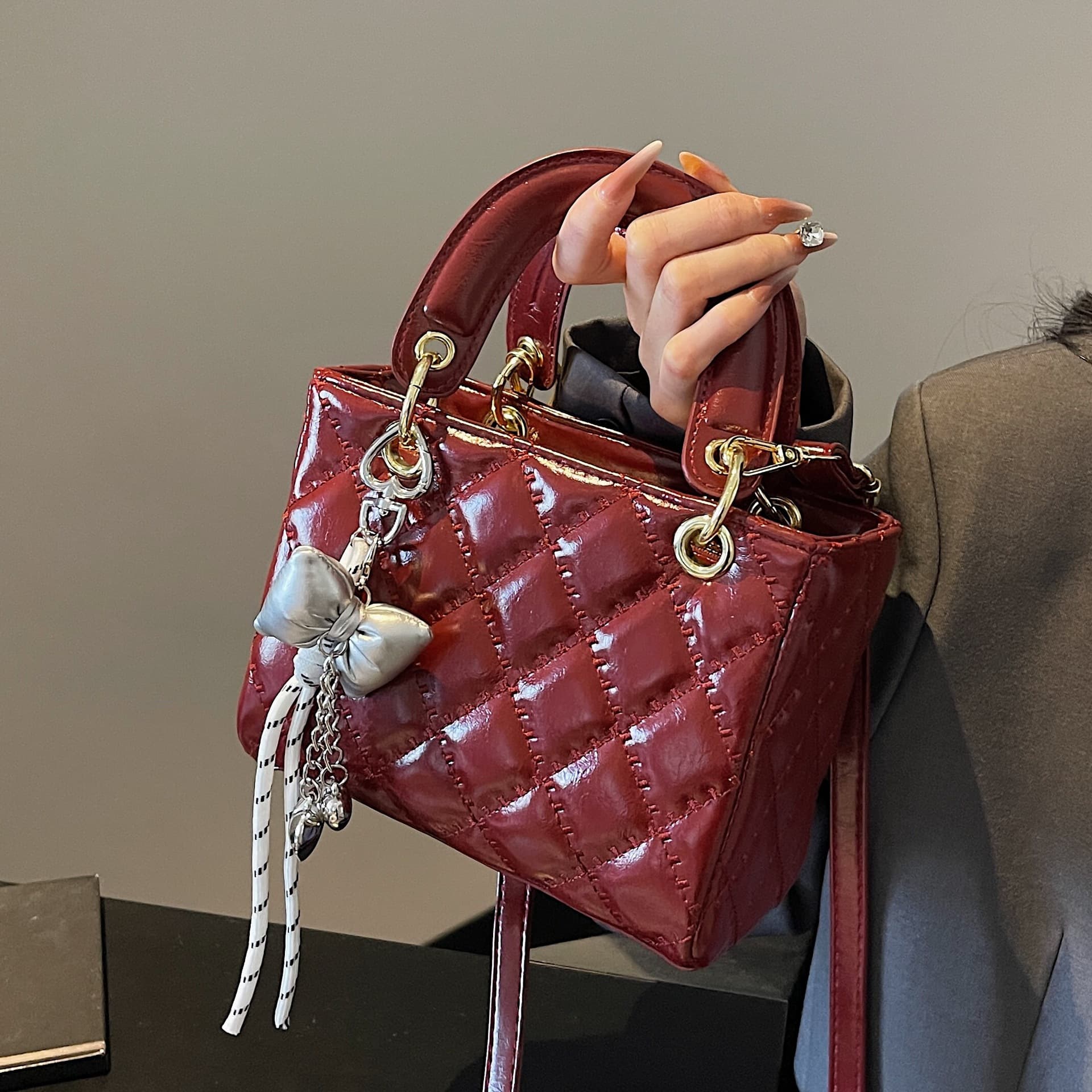 Summer Trendy Diamond Quilted Bag for Women 2026 New Style High-End Lady Handbag Fashionable Versatile Crossbody Bag