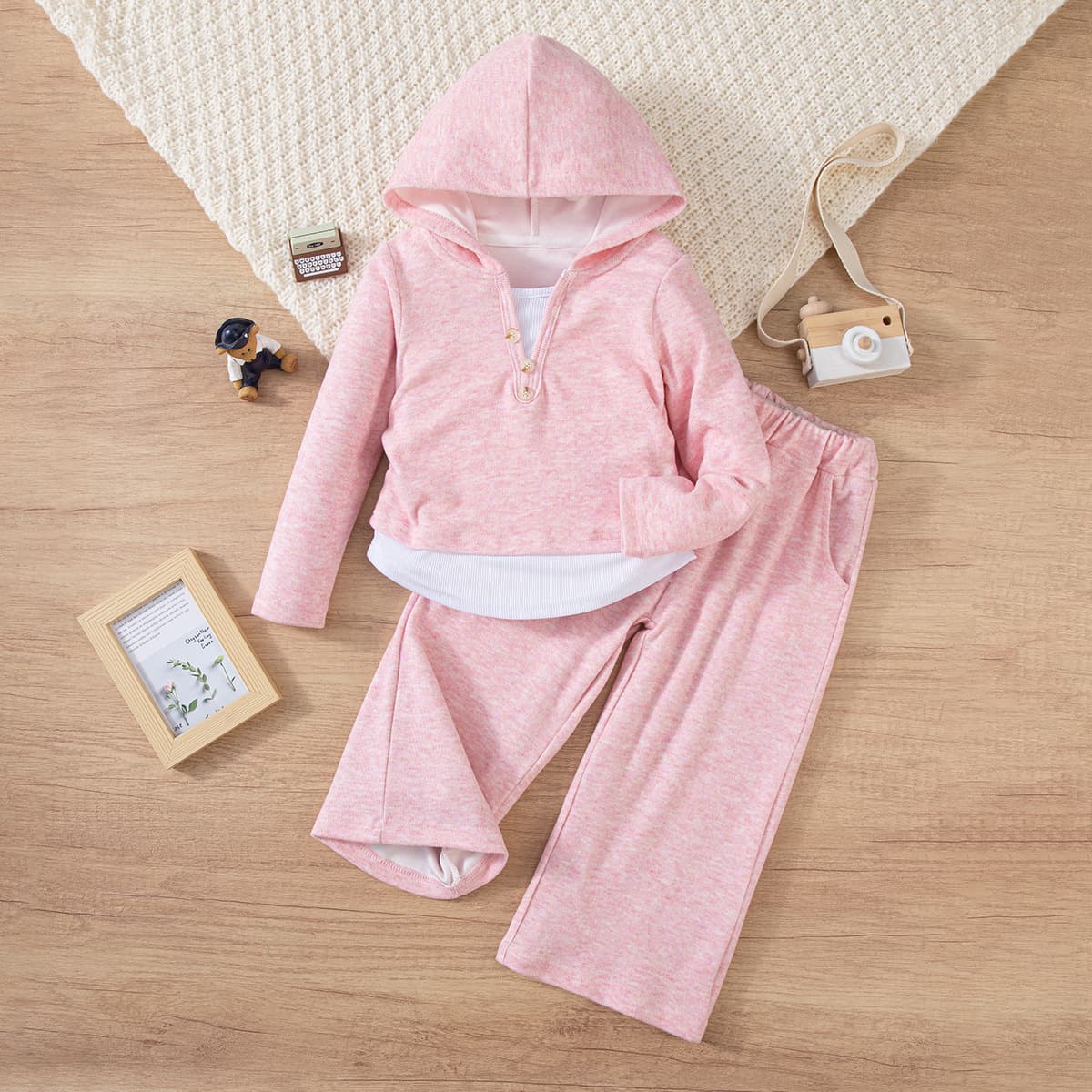 Spring and Autumn Girls' Faux Two-Piece Hoodie T-Shirt Set with Casual Loose Straight-Leg Pants for Kids