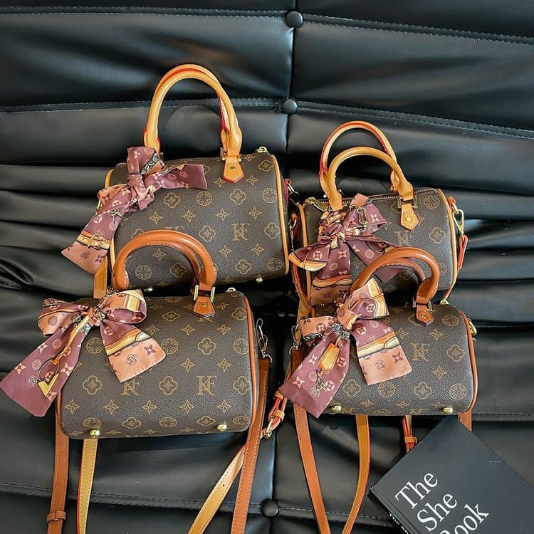 2025 Summer New Boston Tote Bag with Monogram, Light Luxury Beige Letter Print, Large Capacity Pillow Bag for Women, Shoulder Bag