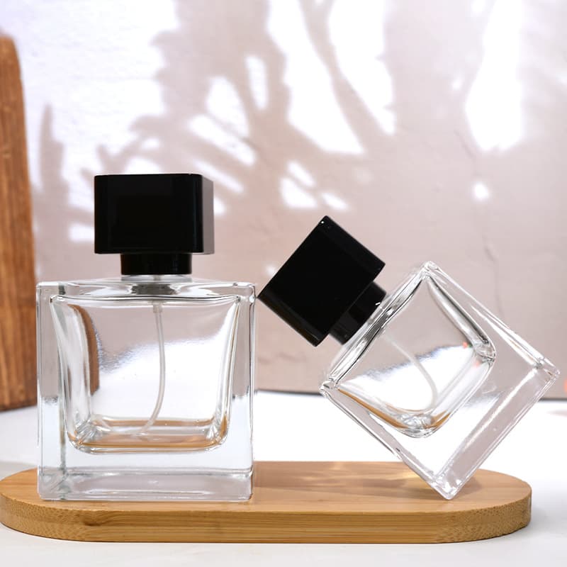 Custom transparent square perfume bottle, 30ml/50ml, glass bottle with black cap.