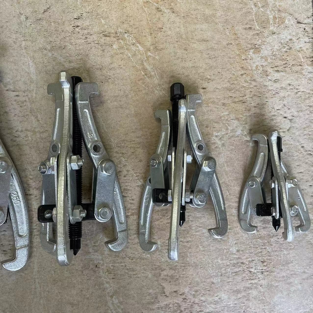 Two-Jaw and Three-Jaw Puller Set, Various Sizes Hardware Puller, Bearing Removal Tool Wrench Tool