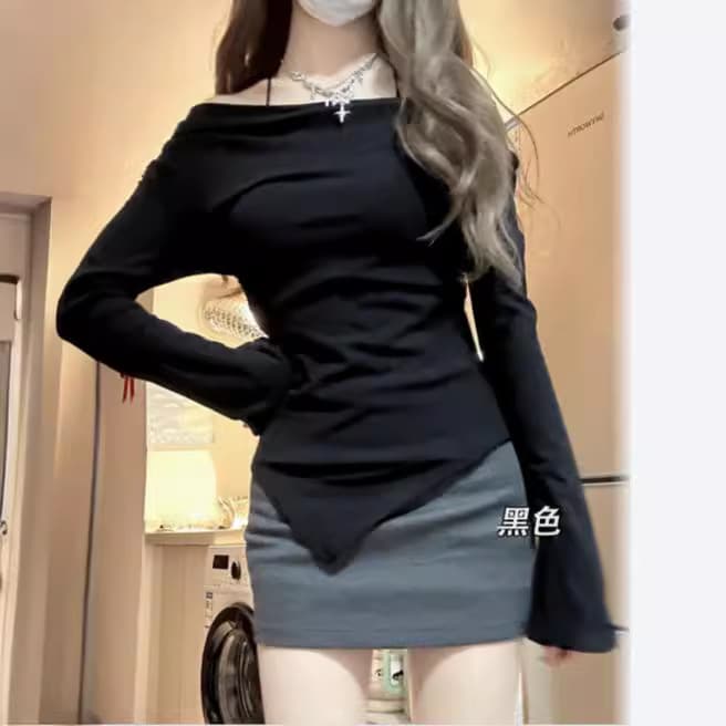 Pure and alluring off-shoulder base layer top for women, spring and summer, slim fit, irregular hem, long-sleeved T-shirt top