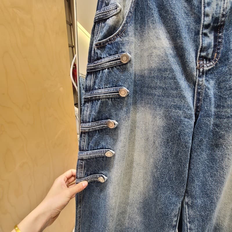 Women's Curved Jeans 2026 Fall New High-Waist Loose Wide-Leg Pants Slimming Floor-Length Trousers with Buttons
