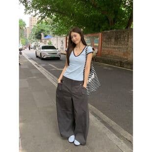 College Style Blue V-Neck Short Sleeve T-Shirt for Women Summer 2026 New Korean High-End Short Slim Fit Top
