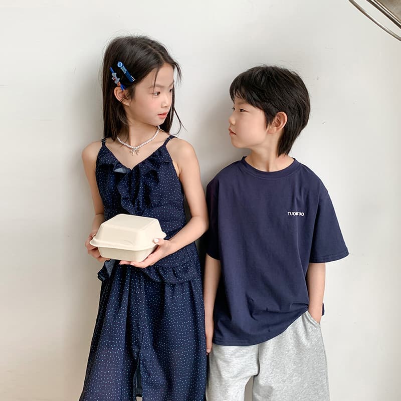 Sister and Brother Shirts, Girls' Dresses, 2026 New Stylish Little Girl Polka Dot Suspender Dress, Korean Style Big Kids Beach Dress