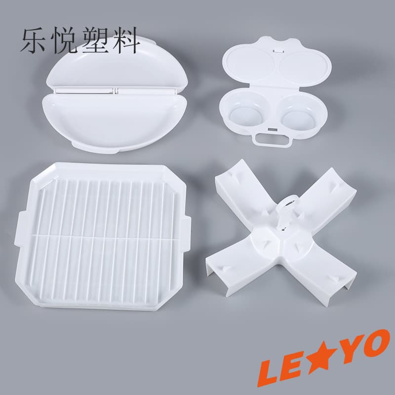 Manufacturer Supply Microwave Oven Four-Piece Set Egg Holder Frying Egg Tray Potato Rack Square Bacon Plate White Plastic Dinnerware