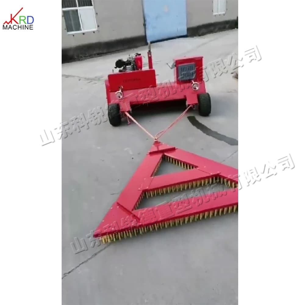 Diesel-powered electric lawn comber, automatic artificial turf comber, remote-controlled grass brushing and combing equipment