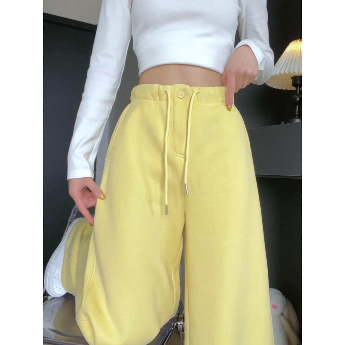 Casual Style Yellow Buttoned Wide-Leg Pants for Women, Spring and Autumn High-Waisted Loose Fit Sports Pants with Drape Effect, Slimming Banana Sweatpants