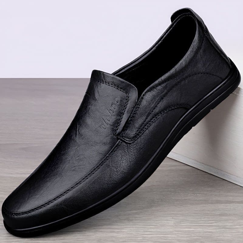 2026 New Men's Casual Leather Shoes Comfortable and Breathable Soft Sole Soft Leather Beanie Shoes Men's Slip-On Comfortable Men's Shoes