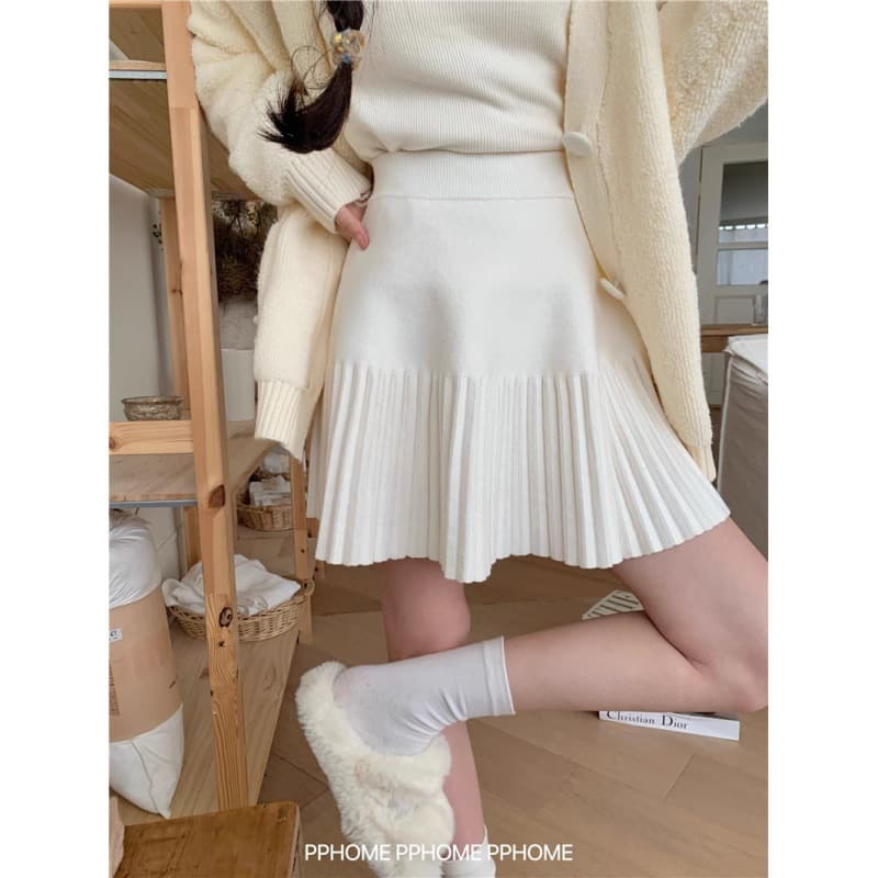 Pleated Knit Wide A-Line Skirt, Versatile Women's Midi Skirt for 2024 Fall/Winter