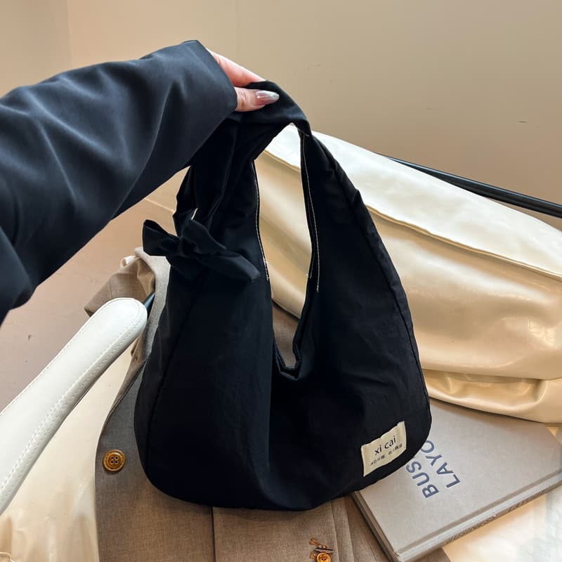 Niche Fashion Simple Crossbody Bag Women's Dumpling Bag Nylon Shoulder Bag Sports and Leisure Waterproof Moon Cloth Bag