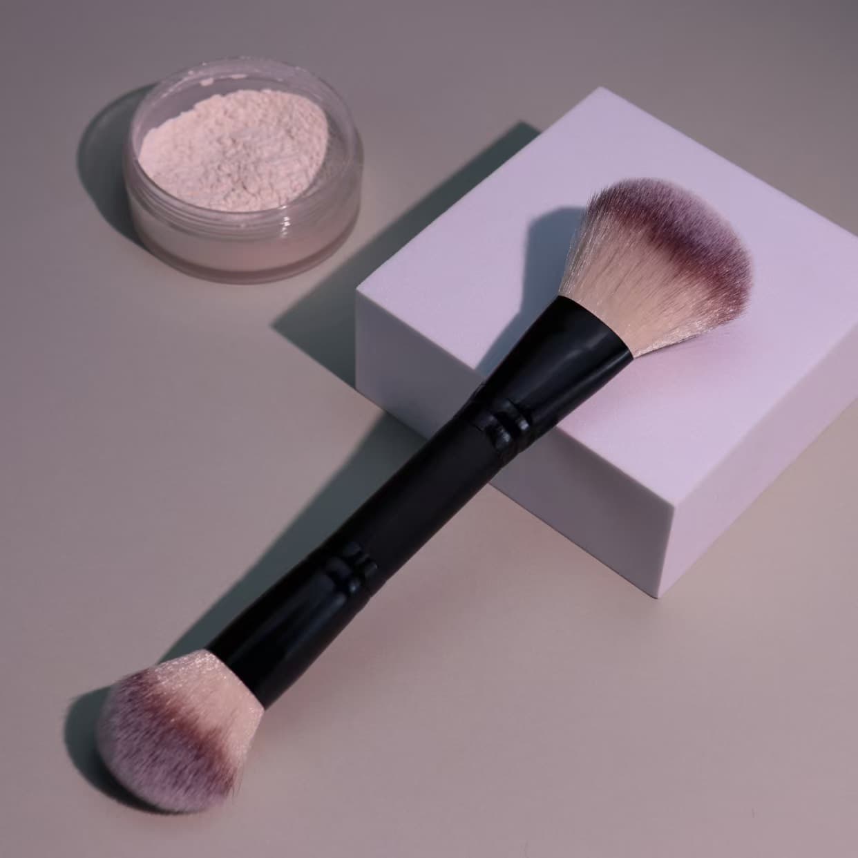 Cross-border double-head powder brush blush brush single solid wood handle three-color soft hair beauty tool multi-functional makeup brush