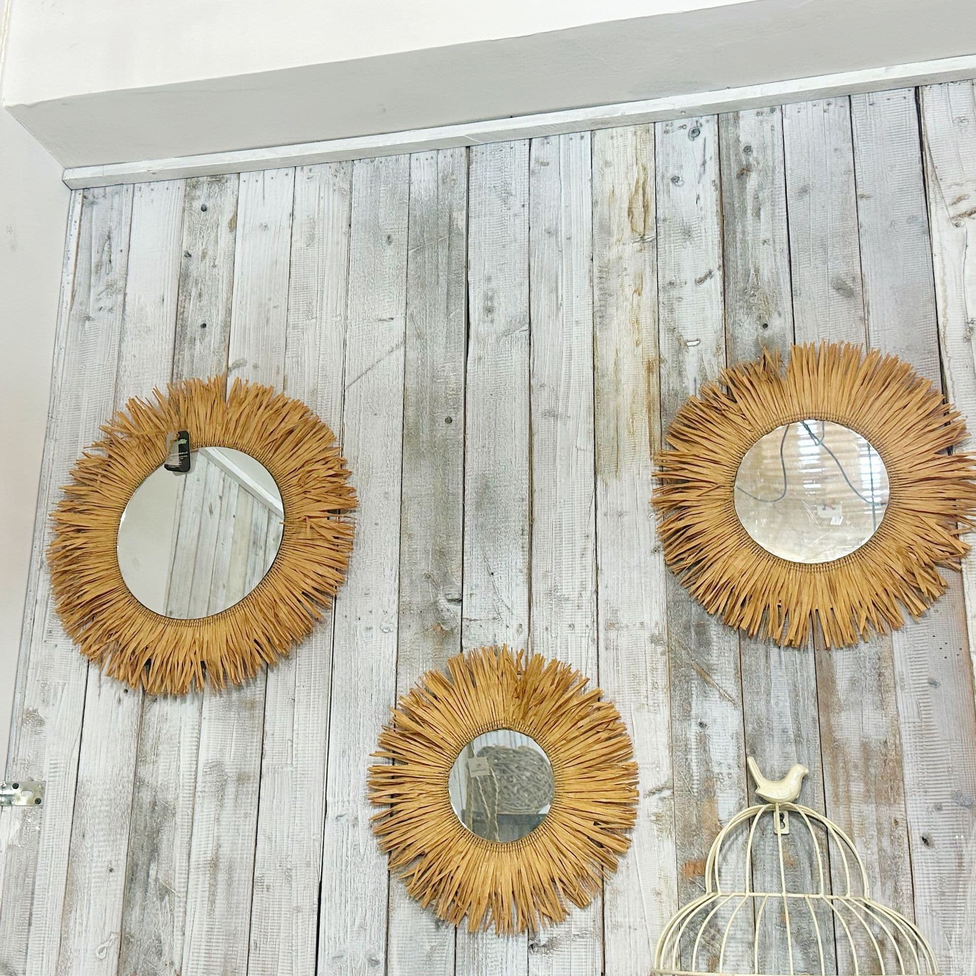 Retro casual round raffia hand-woven home decor mirror for hotels and guesthouses, wall decorations, willow weaving