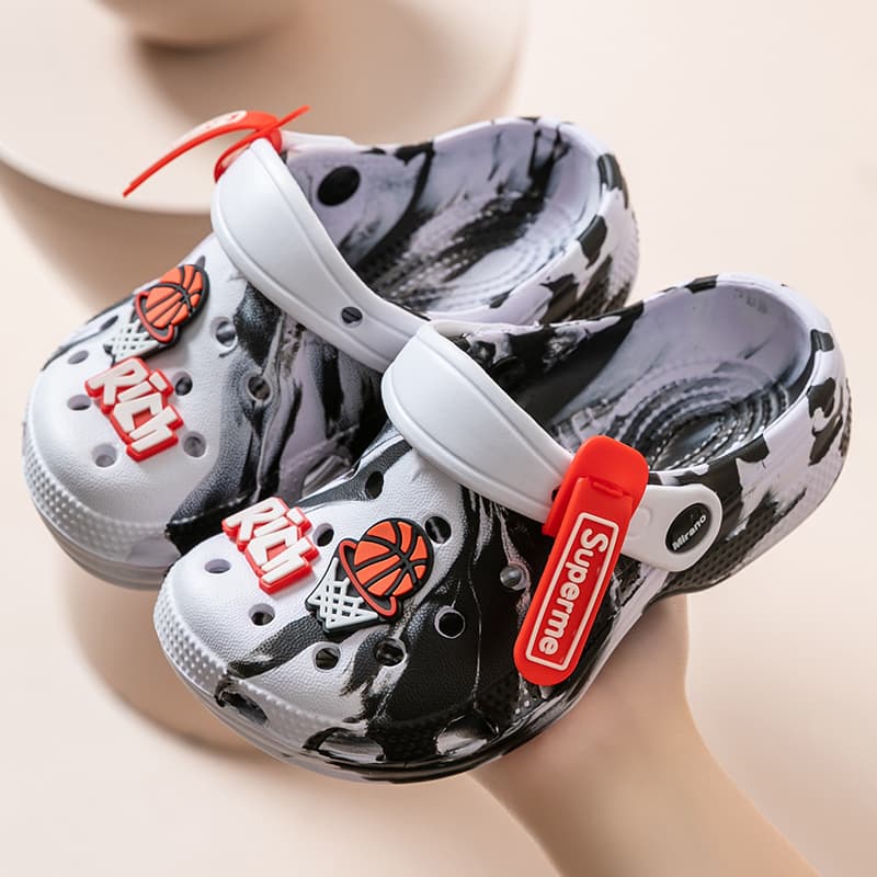 Summer children's slippers wholesale slippers for boys and girls bathroom non-slip baby Crocs children's cute cartoon
