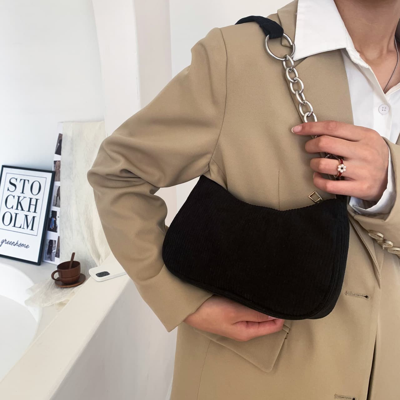 Cross-border New Chain Corduroy Underarm Bag for Women, Retro Plush Handheld One-Shoulder Bag, Simple Trendy Bag Wholesale