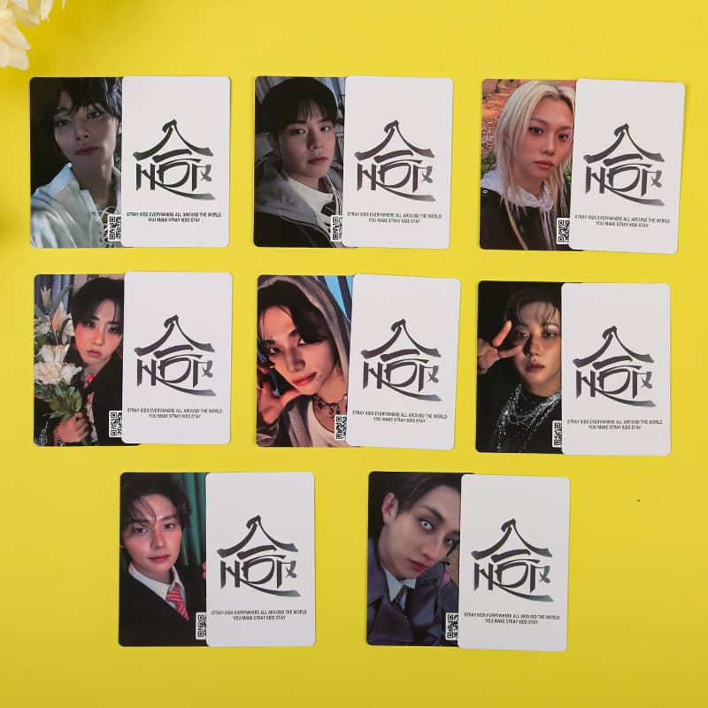 STRAY KIDS small card with HOP Fang Can and Huang Xuanchen flash mission card with the same style