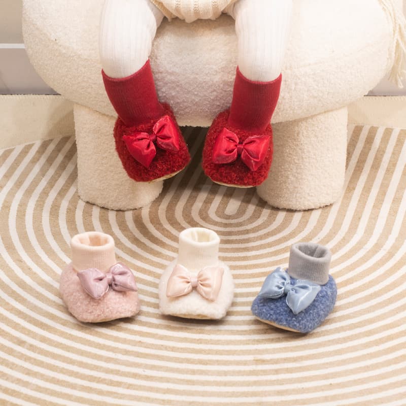 2023 new autumn/winter bow girl baby infant walking sock shoes, thickened baby shoes with fleece