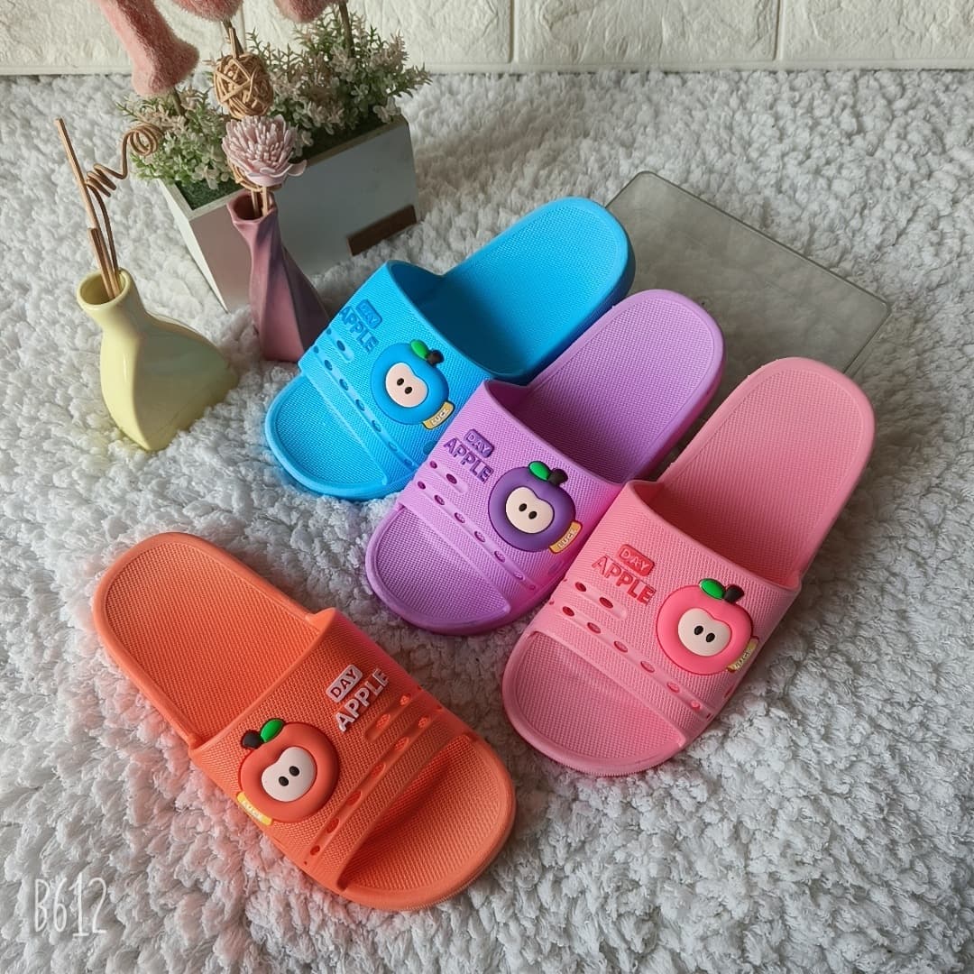 2026 Summer New Home Slippers Cheap Slippers Street Stall Slippers Comfortable and Durable