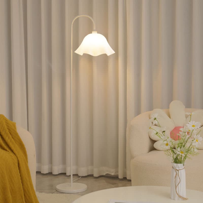French Cream Style Petal Lamp for Living Room Sofa Side, Bedroom Bedside, Internet-famous Atmosphere Light, Study Standing Floor Lamp