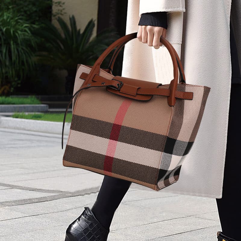 Source factory Genuine leather women's bag processing High-end women's bag processing Genuine leather crossbody bag processing