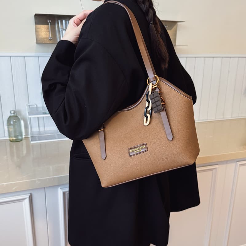 Fashionable Commuter Large-Capacity Bag for Women 2026 Spring New Trendy Shoulder Bag Handbag Tote