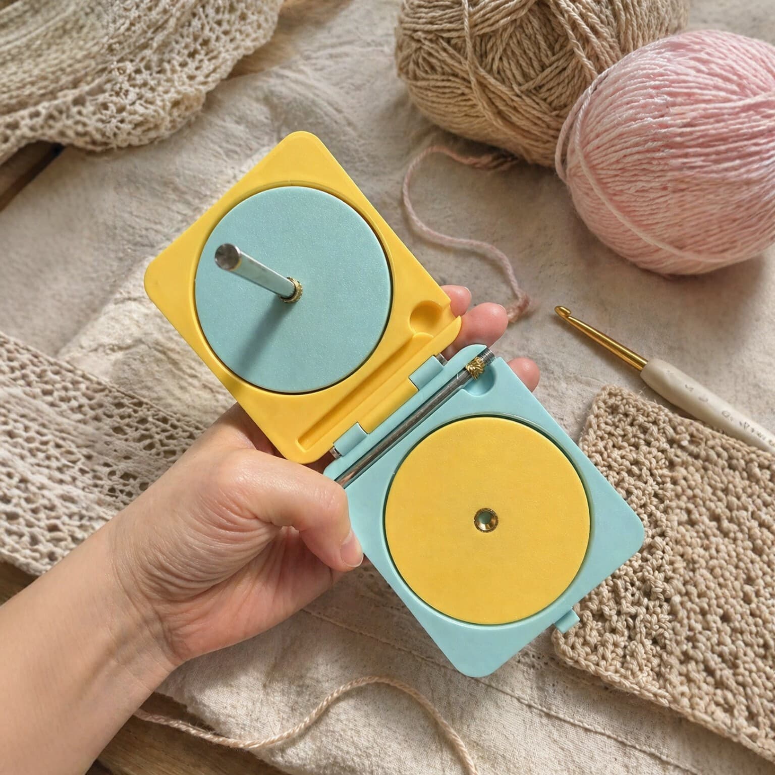 Foldable Yarn Holder foldable sweater yarn spool rotating knitting yarn portable tool shaft
