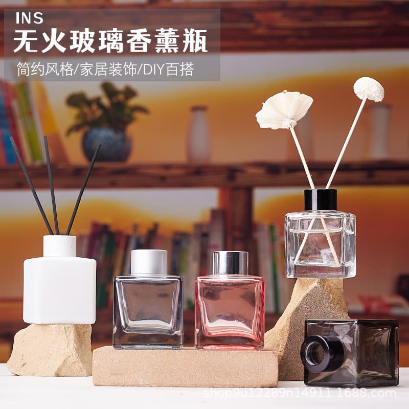 Brown square aromatherapy glass bottle 50ml square transparent threaded mouth fireless rattan dried flower aromatherapy volatile ornaments