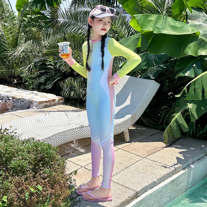 Girls' Swimwear High-Fashion One-Piece Sun Protection Swimsuit for Older Kids Gradient Summer Style Professional Swimming Suit