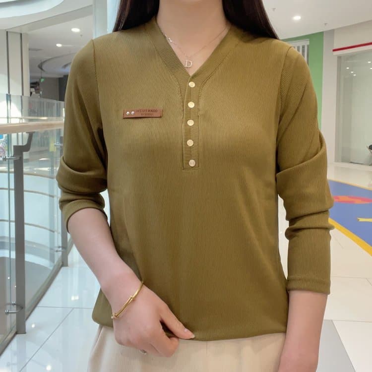 Autumn New V-Neck Long-Sleeve T-Shirt for Women, Fashionable and Versatile, Slimming and Stylish Top for Middle-Aged Mothers