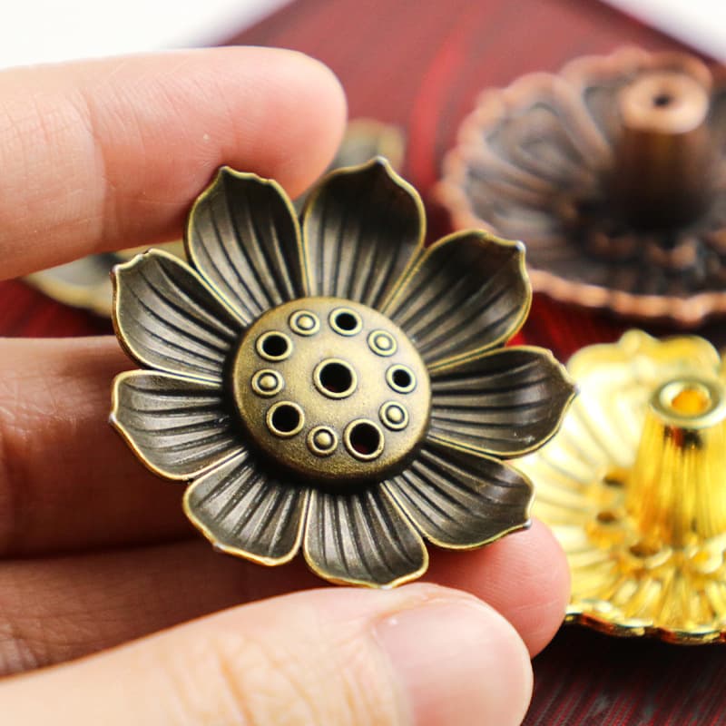 Manufacturer Wholesale Vintage Enamel Lotus Incense Holder, Portable Home Mini Incense Burner Decor with Ruyi Design